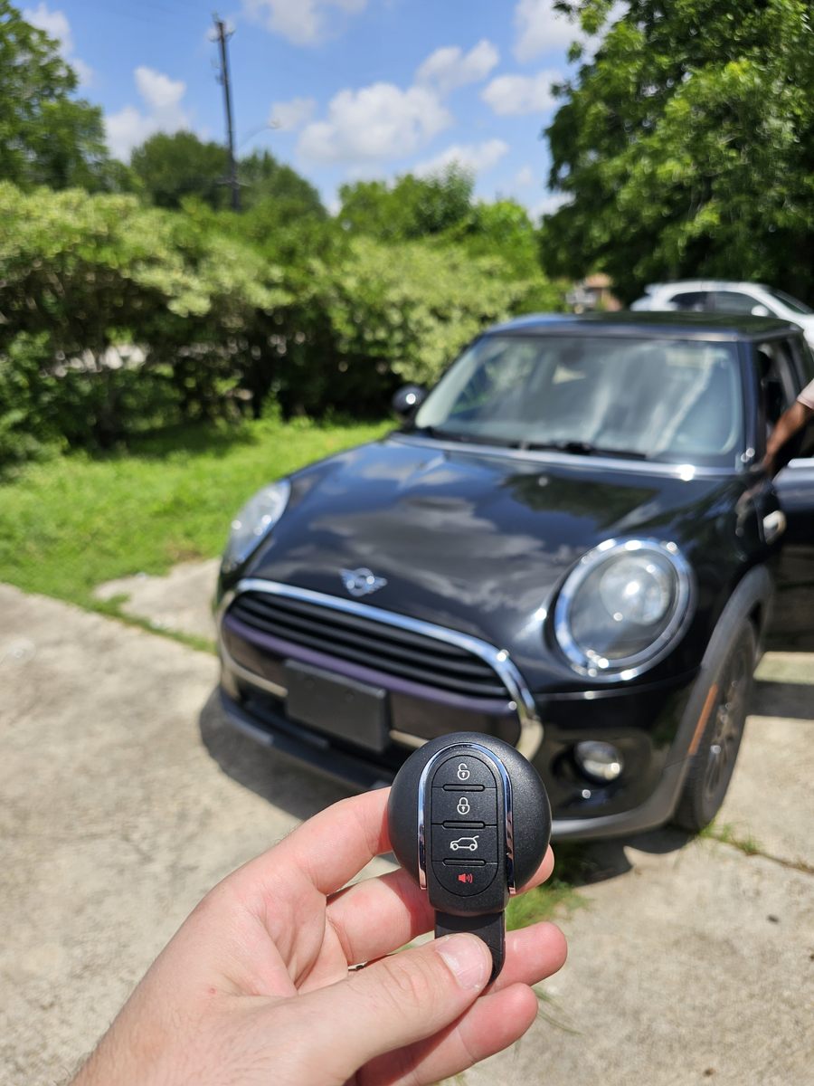 Mini Cooper Hardtop key replacement Houston TX - Texan Locksmith