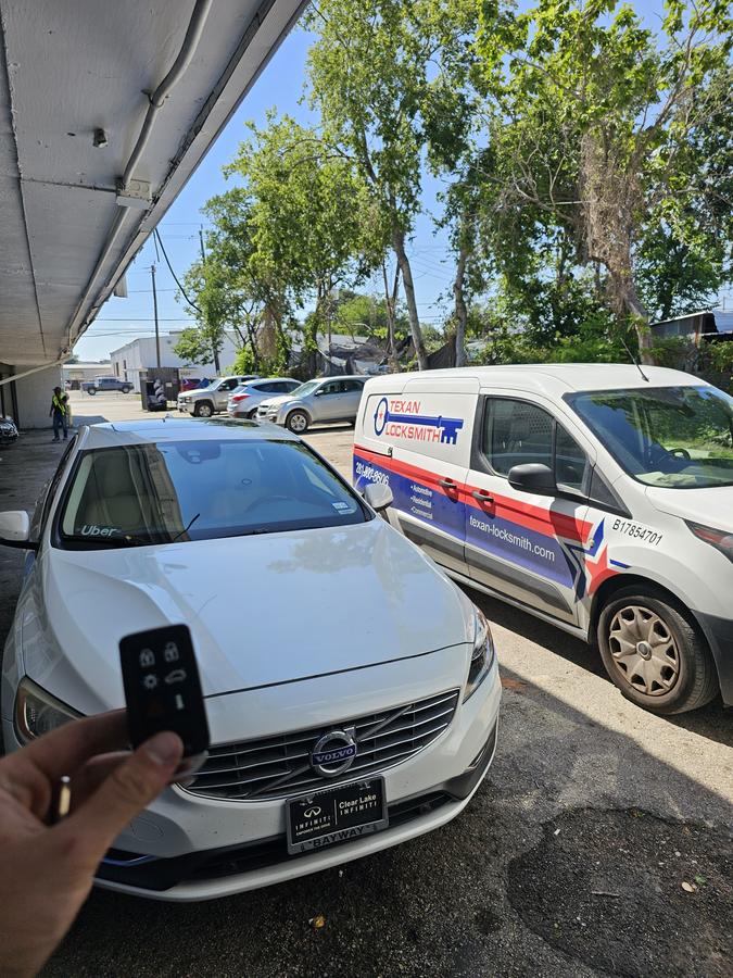 Volvo S60 key fob replacement Houston TX - Texan Locksmith